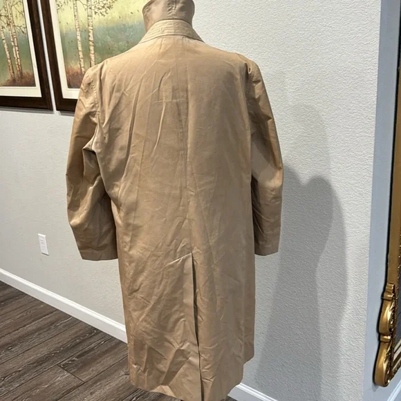 Authentic Burberry trench coat - Picture 6 of 16